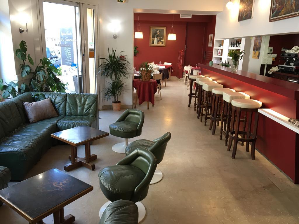 Hotel Restaurant Les Oceanides Конкарно Екстериор снимка